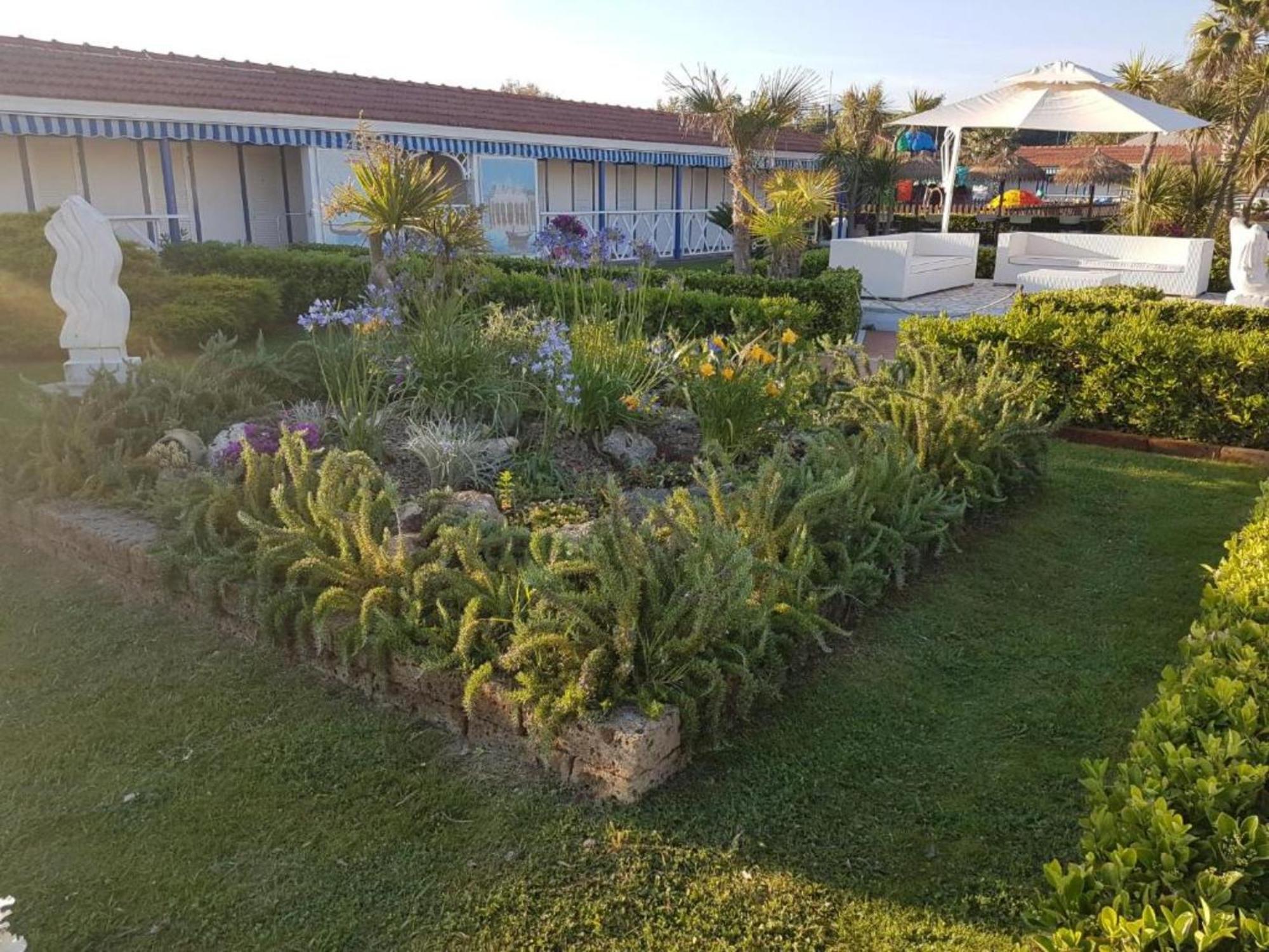Bed And Breakfast Bagno Venezia Marina Di Carrara Exterior photo