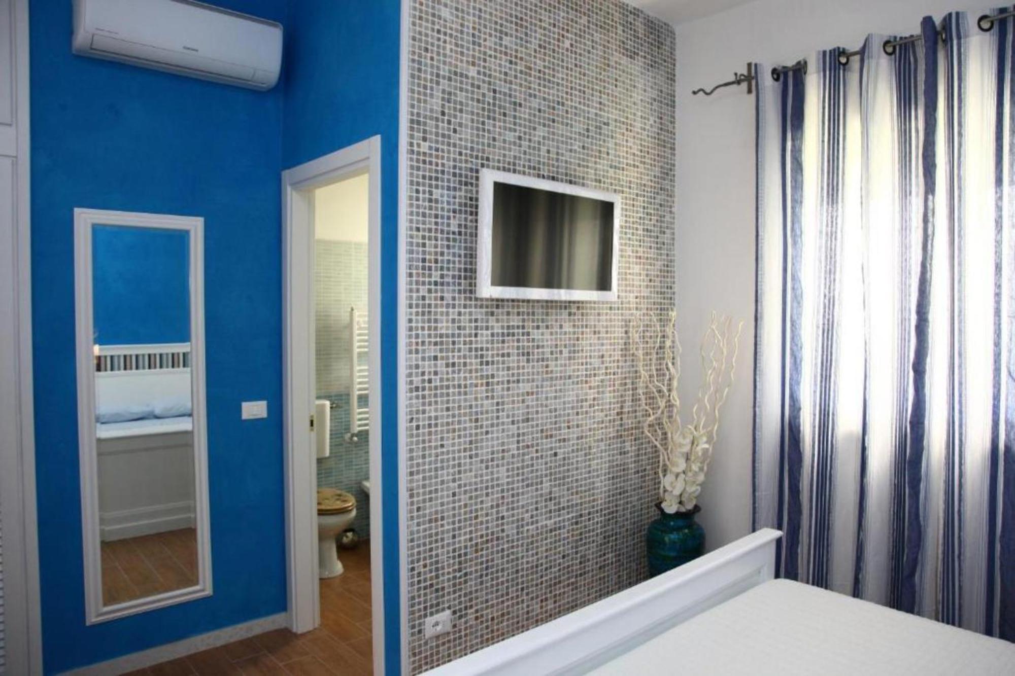 Bed And Breakfast Bagno Venezia Marina Di Carrara Exterior photo